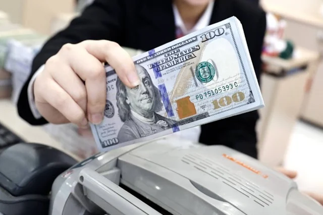 Tuần 24-28/08: USD giằng co chờ tin Fed, tỷ giá ngân hàng và tự do sụt giảm