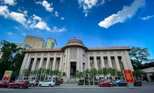 Ngân hàng Nhà nước sửa đổi quy định quản lý ngoại hối đầu tư ra nước ngoài trong lĩnh vực dầu khí