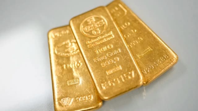 Giảm gần 3%, vàng thế giới xuống mức đáy 2 tuần