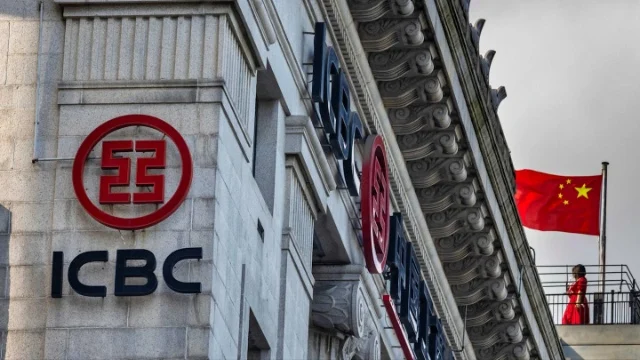 Trung Quốc bơm 53 tỷ USD vào các ngân hàng và công ty bảo hiểm