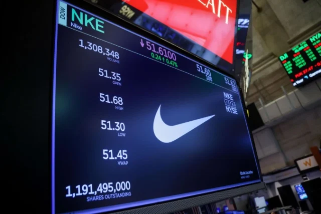 Rơi hơn 80% từ đỉnh, gã khổng lồ Nike rời rổ S&P 100 sau 18 năm