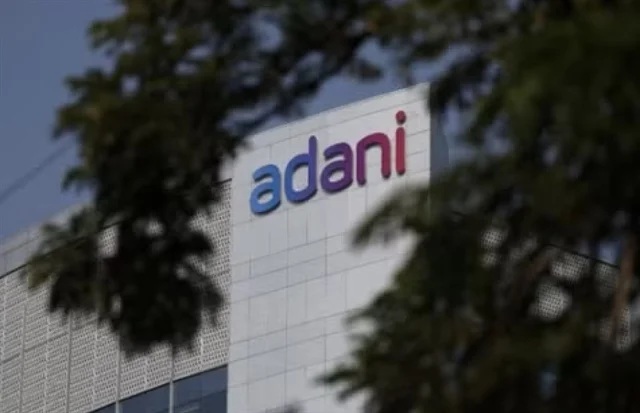 Tập đoàn Adani huy động khoảng 1 tỷ USD cho doanh nghiệp điều hành sân bay