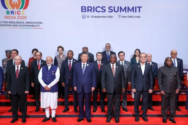 Thủ tướng dự phiên thảo luận Hội nghị thượng đỉnh BRICS