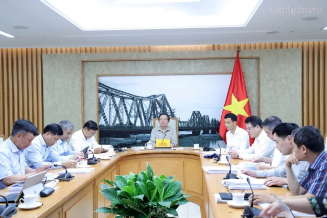 Xử lý vi phạm, gỡ vướng đê điều cho dự án đóng tàu 2,400 tỷ đồng tại Hải Phòng