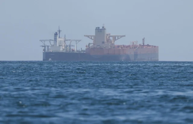 Dầu Brent rớt mốc 105 USD/thùng