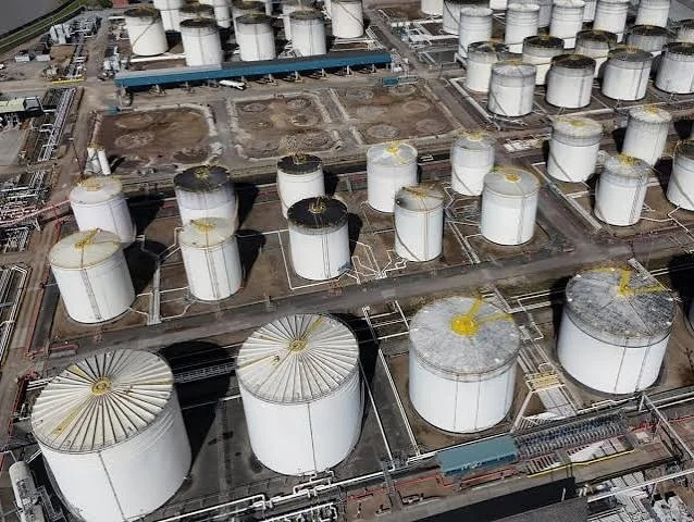 Giá dầu rút khỏi đỉnh trong phiên sau thông tin Mỹ-Iran đàm phán mở lại eo biển Hormuz