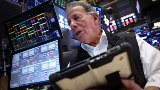 Dow Jones tăng gần 500 điểm dù lợi suất trái phiếu Mỹ tăng vọt