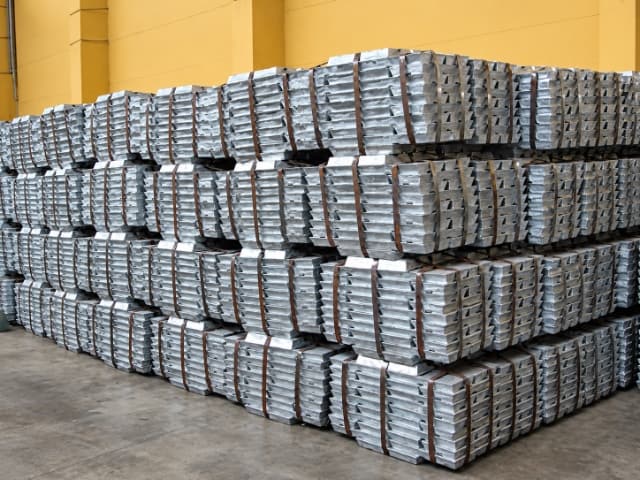 Một doanh nghiệp khai khoáng lãi gấp 4 nhờ giá kẽm, chì tăng vọt