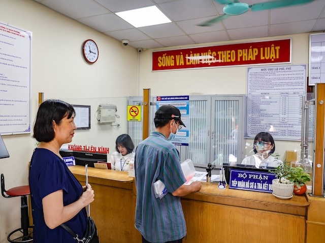 Từ 10/10/2026, người dân được quyền từ chối yêu cầu ngoài thủ tục hành chính