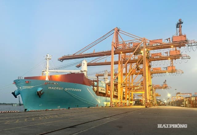 Lãi trước thuế Cảng Hải Phòng tăng 55% trong 9 tháng, sản lượng container qua các bến Lạch Huyện đạt 550 ngàn TEU