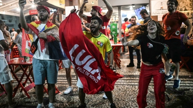Lula da Silva tái đắc cử Tổng thống Brazil trong cuộc đua nghẹt thở