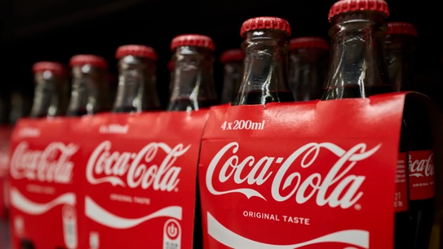 Coca-Cola nâng dự báo lợi nhuận lần thứ ba liên tiếp