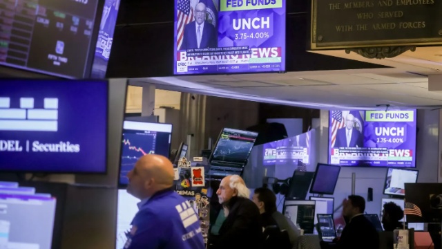 S&P 500 và Dow Jones tăng 3 phiên liên tiếp sau khi Fed giữ nguyên lãi suất